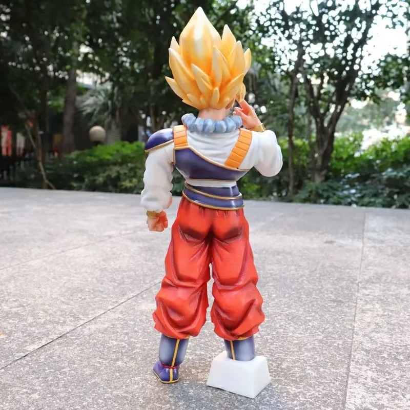 FIG417 – Super Saiyan Son Goku – Yardrat – 3