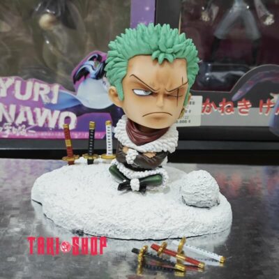Mô hình figure: Zoro Chibi Ngồi Trên Tuyết